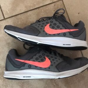 Womens Nike sz 10 wide